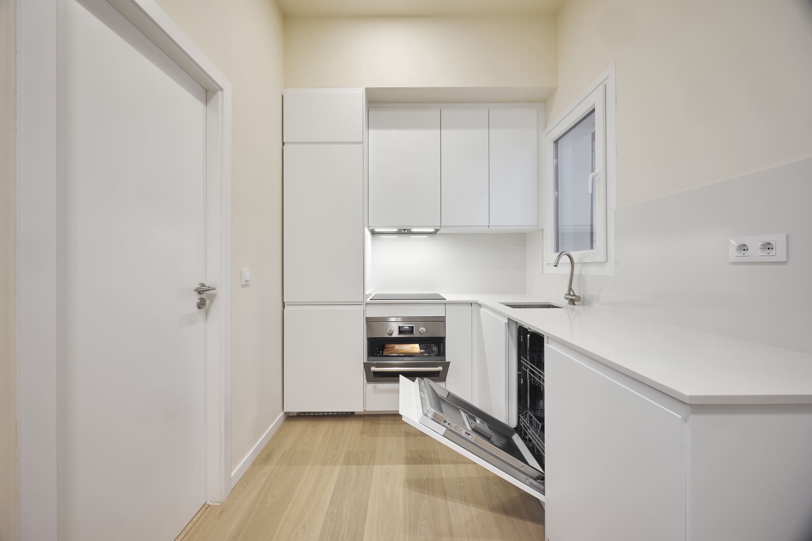 1 slaapkamer Flat te huur in Madrid stad - € 1.030 (Ref: 9582488)