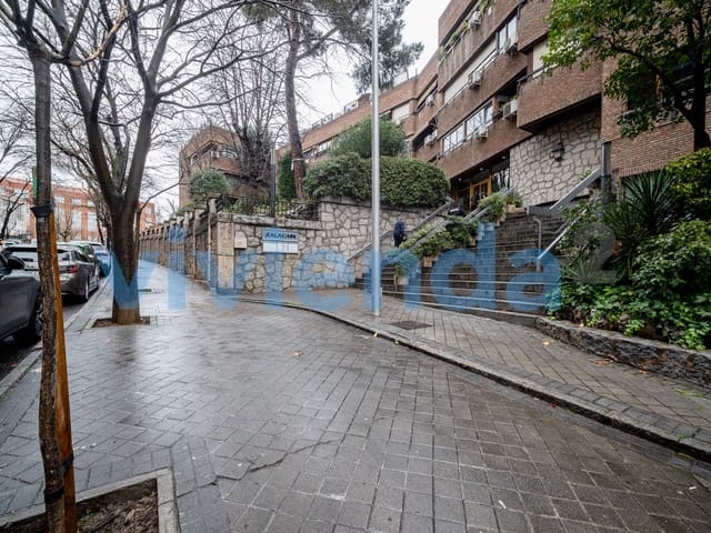 Garage til salg i El Viso, Madrid by - € 78.000 (Ref: 9590879)