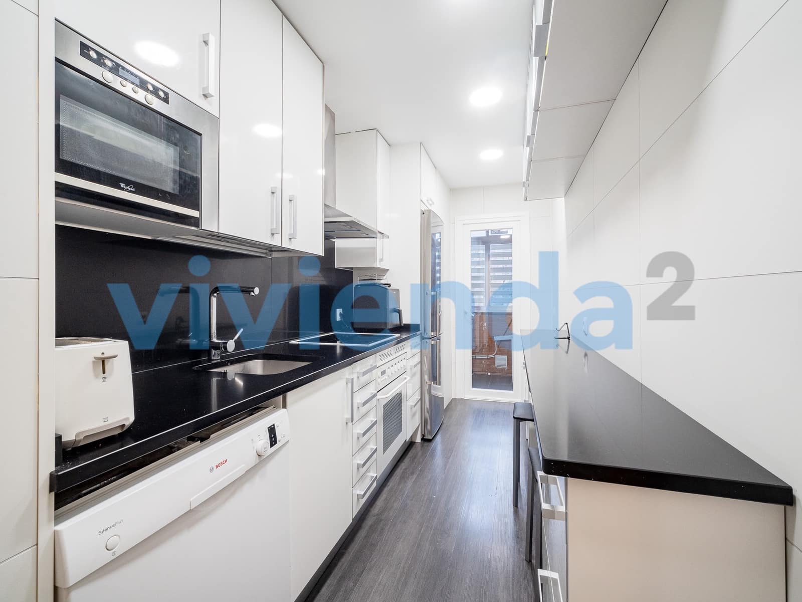Appartement de 2 chambres à louer à Madrid ville avec garage - 1 525 € (Ref: 9598782)