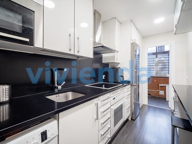 Appartement de 2 chambres à louer à Peñagrande, Madrid ville avec garage - 1 525 € (Ref: 9598782)