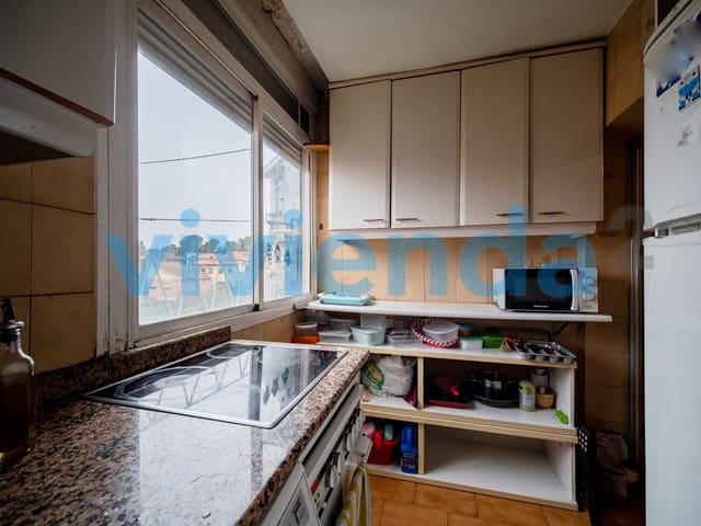 3 bedroom Flat for sale in Salvador, Madrid city - € 315,000 (Ref: 9601103)