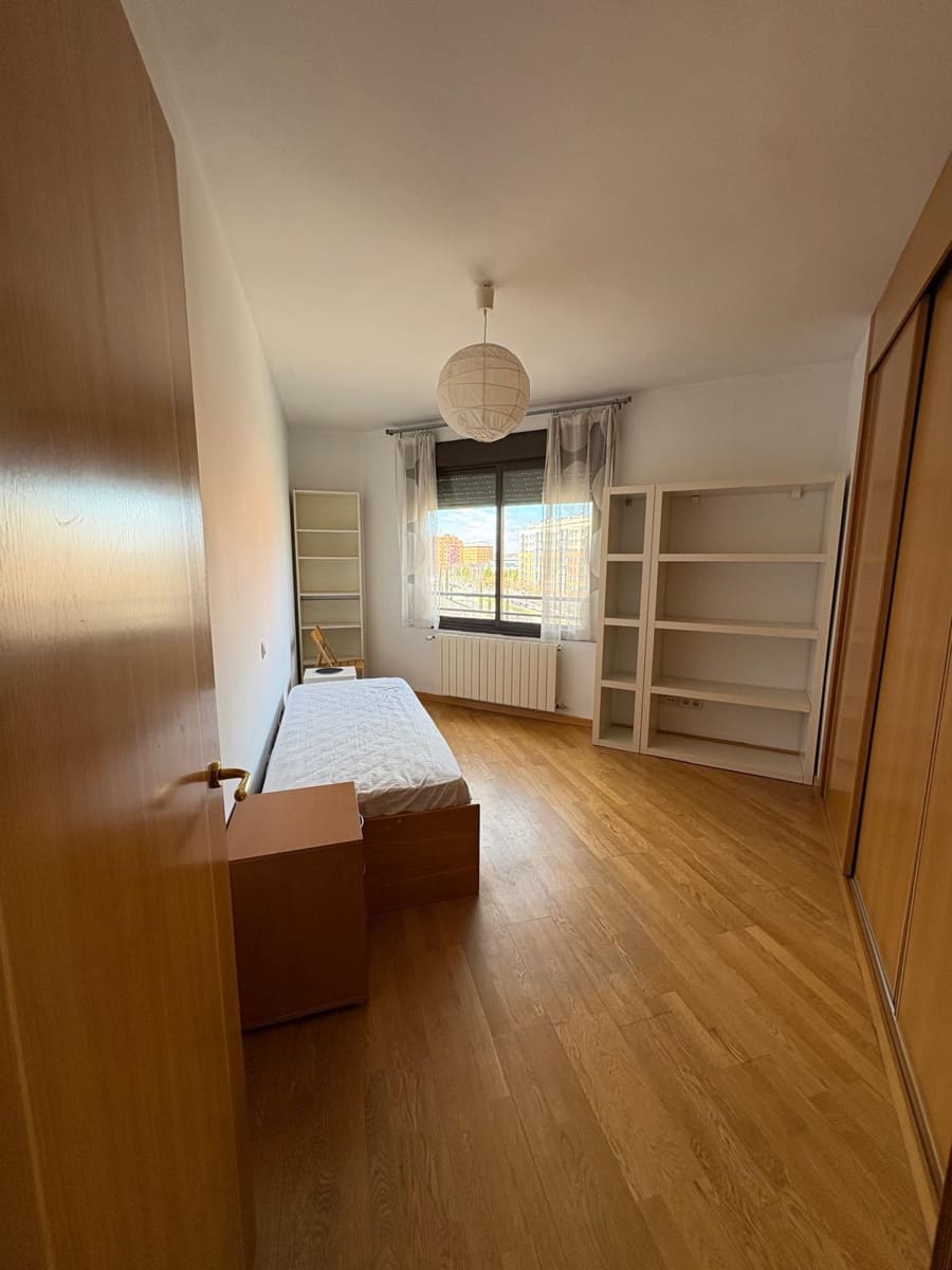 2 Zimmer Wohnung zu vermieten in Madrid Stadt mit Pool Garage - 1.460 € (Ref: 9601104)