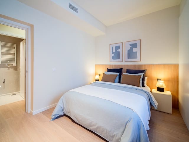 3 sovrum Lägenhet att hyra i Hispanoamérica, Madrid stad - 2 350 € (Ref: 9607884)