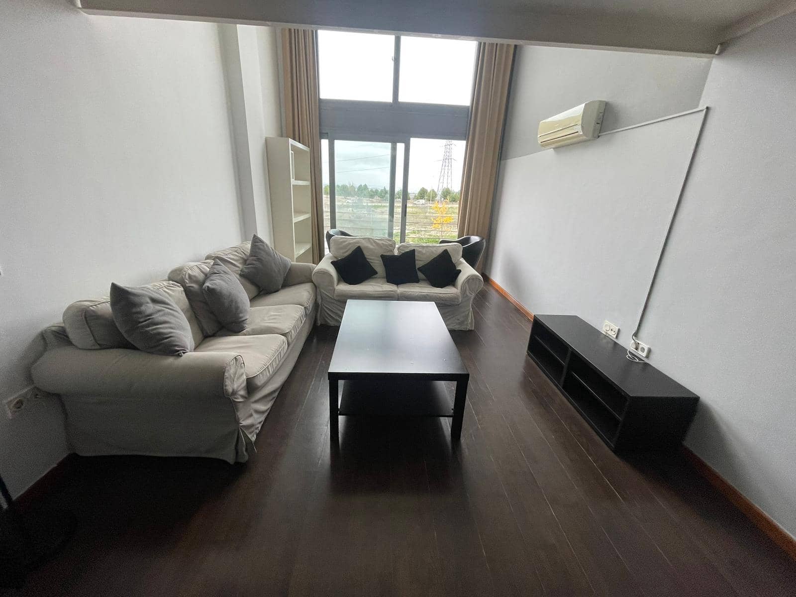 1 bedroom Flat for rent in Madrid city with pool garage - € 1,200 (Ref: 9607886)