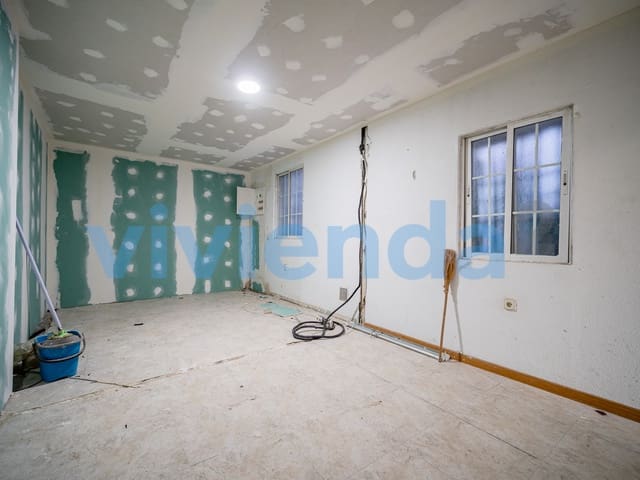 1 makuuhuone Yritys myytävänä paikassa Lucero, Madrid kaupunki - 135 000 € (Ref: 9622360)