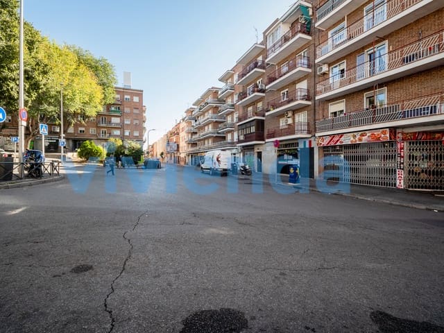 1 makuuhuone Yritys myytävänä paikassa Lucero, Madrid kaupunki - 135 000 € (Ref: 9622360)