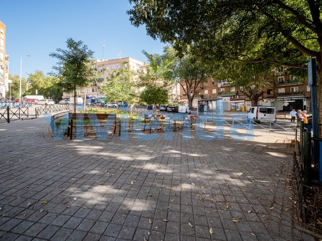 1 makuuhuone Yritys myytävänä paikassa Lucero, Madrid kaupunki - 135 000 € (Ref: 9622360)