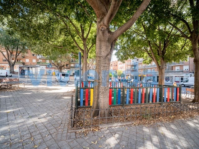 1 makuuhuone Yritys myytävänä paikassa Lucero, Madrid kaupunki - 135 000 € (Ref: 9622360)