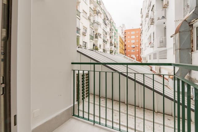 3 bedroom Flat for rent in Palos de Moguer, Madrid city - € 1,850 (Ref: 9625427)