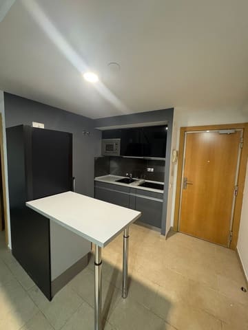 1 soverom Loft til leie i Casco Histórico de Vicálvaro, Madrid by med garasje - € 1 250 (Ref: 9627371)