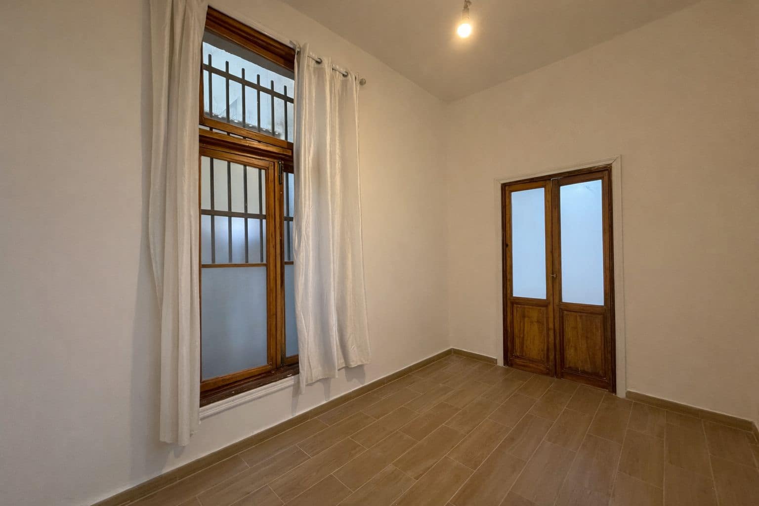 Appartement de 2 chambres à louer à Madrid ville - 1 100 € (Ref: 9634111)