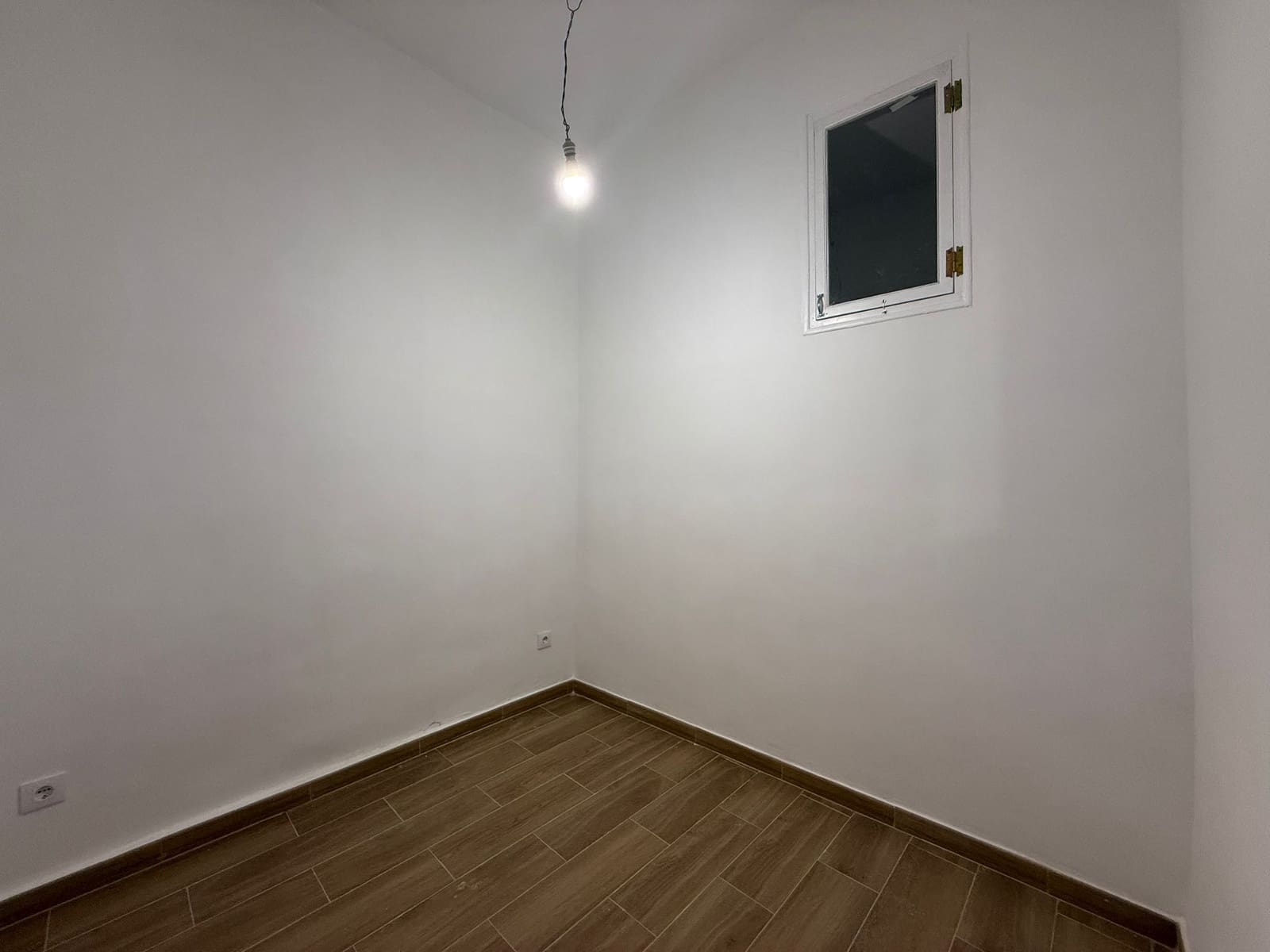 Appartement de 2 chambres à louer à Madrid ville - 1 100 € (Ref: 9634111)
