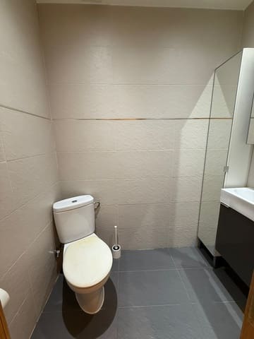3 slaapkamer Flat te huur in Hispanoamérica, Madrid stad - € 2.100 (Ref: 9637269)