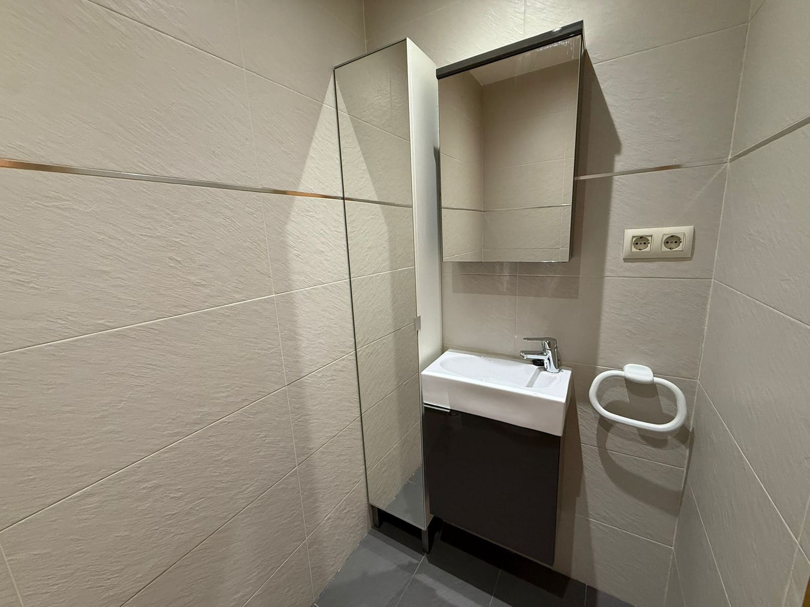 3 slaapkamer Flat te huur in Madrid stad - € 2.100 (Ref: 9637269)