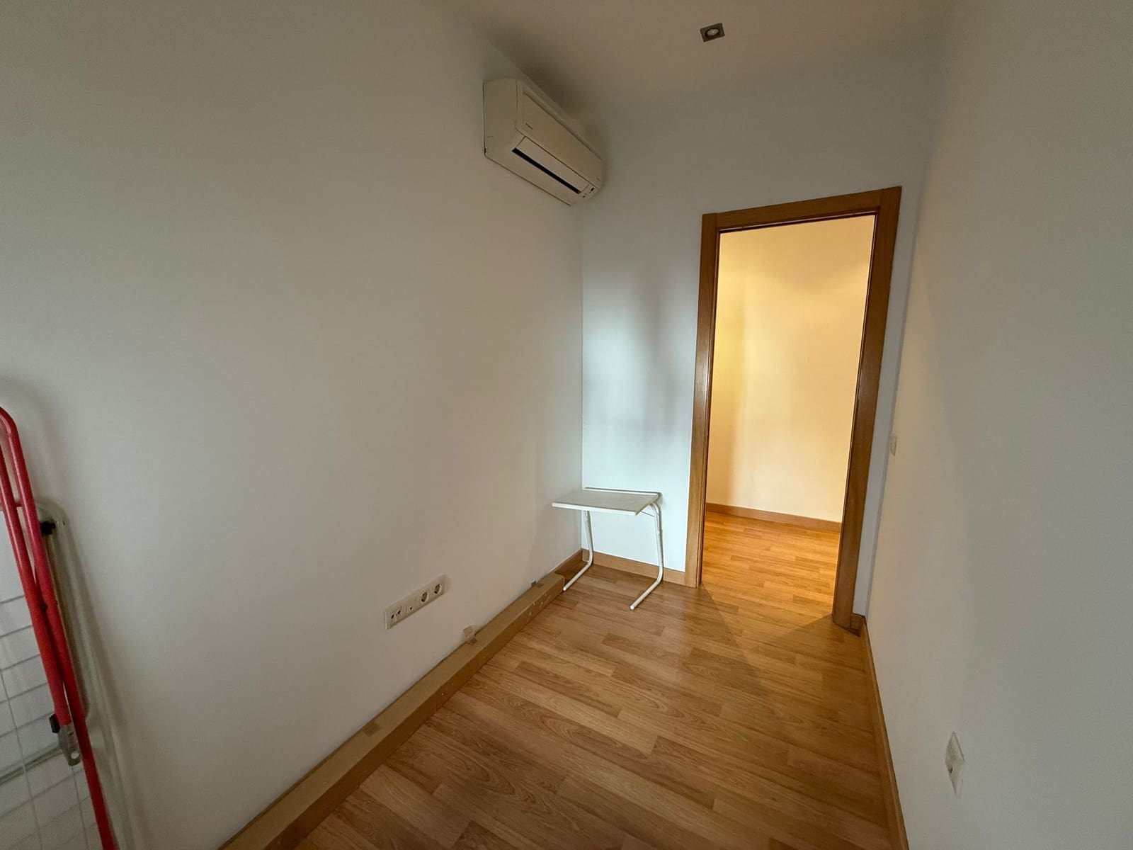 3 slaapkamer Flat te huur in Madrid stad - € 2.100 (Ref: 9637269)