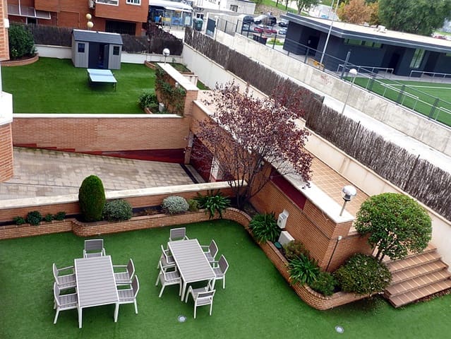 2 makuuhuone Asunto vuokrattavana paikassa Valverde, Madrid kaupunki mukana uima-altaan 
autotalli - 1 500 € (Ref: 9647899)