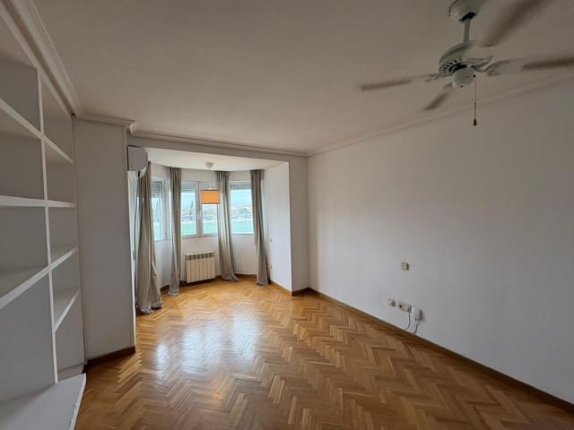 2 makuuhuone Asunto vuokrattavana paikassa Valverde, Madrid kaupunki mukana uima-altaan 
autotalli - 1 500 € (Ref: 9647899)