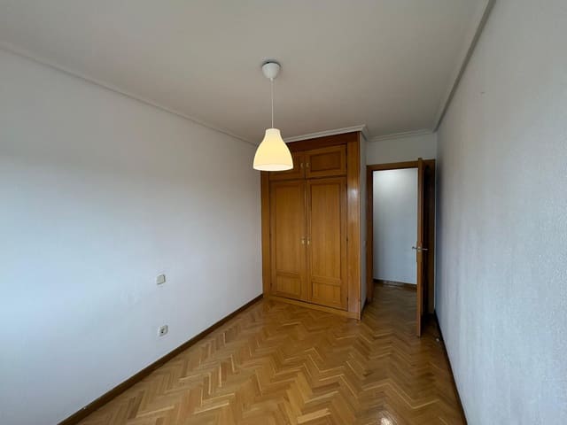 2 makuuhuone Asunto vuokrattavana paikassa Valverde, Madrid kaupunki mukana uima-altaan 
autotalli - 1 500 € (Ref: 9647899)