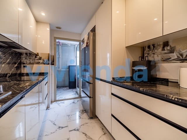 Piso de 3 habitaciones en Orcasur, Madrid ciudad en venta con piscina garaje - 439.000 € (Ref: 9651574)