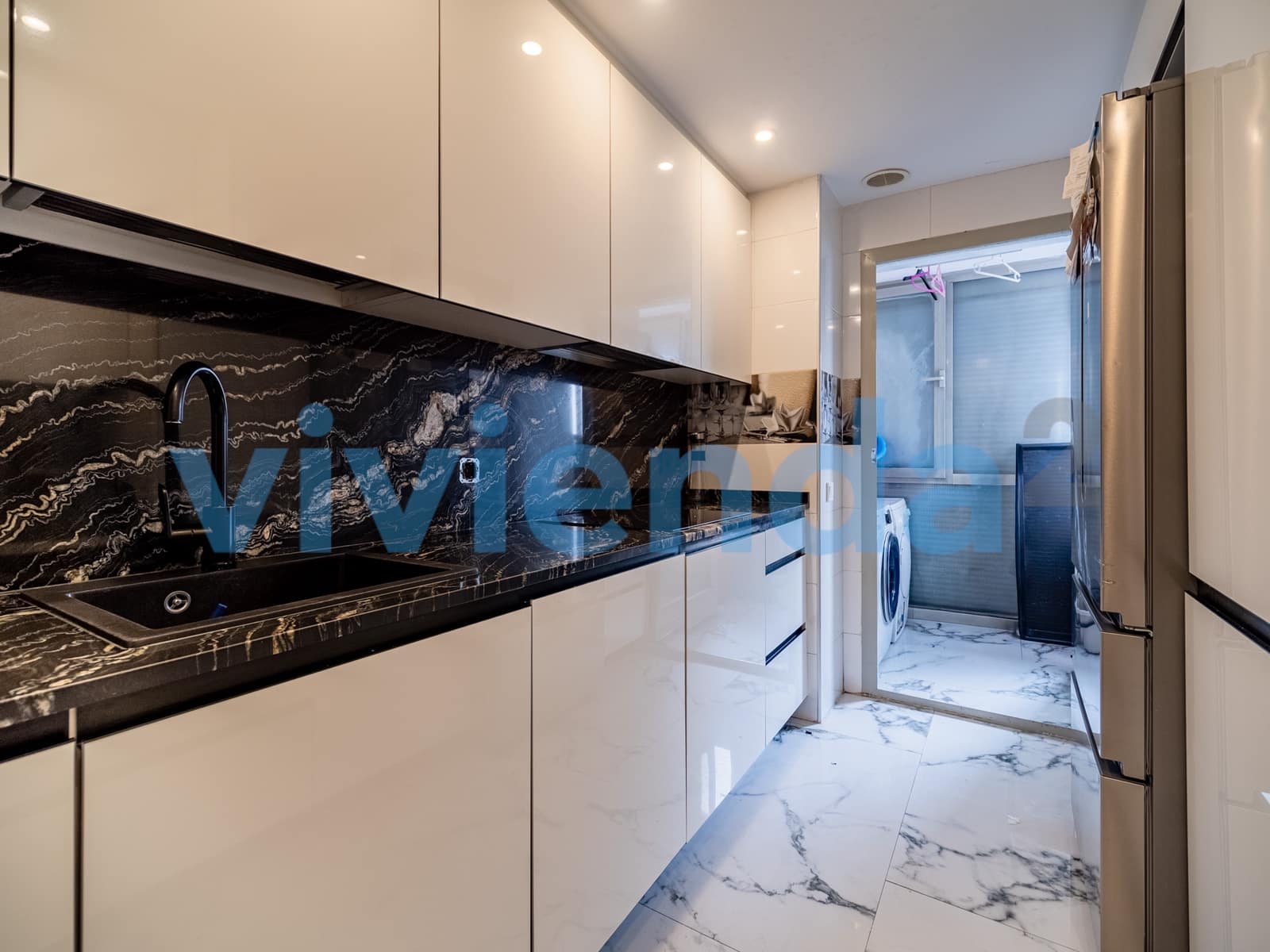 3 bedroom Flat for sale in Madrid city with pool garage - € 439,000 (Ref: 9651574)