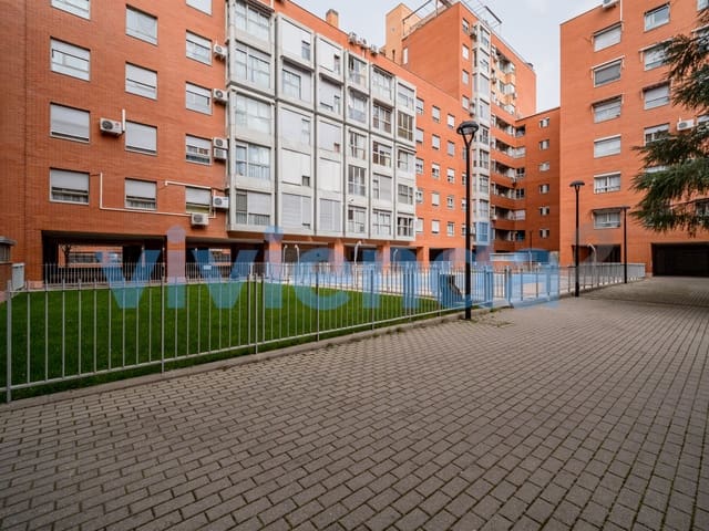 Piso de 3 habitaciones en Orcasur, Madrid ciudad en venta con piscina garaje - 439.000 € (Ref: 9651574)