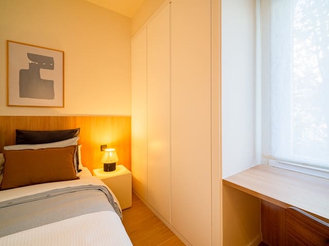 3 soverom Leilighet til leie i Hispanoamérica, Madrid by - € 2 190 (Ref: 9651575)