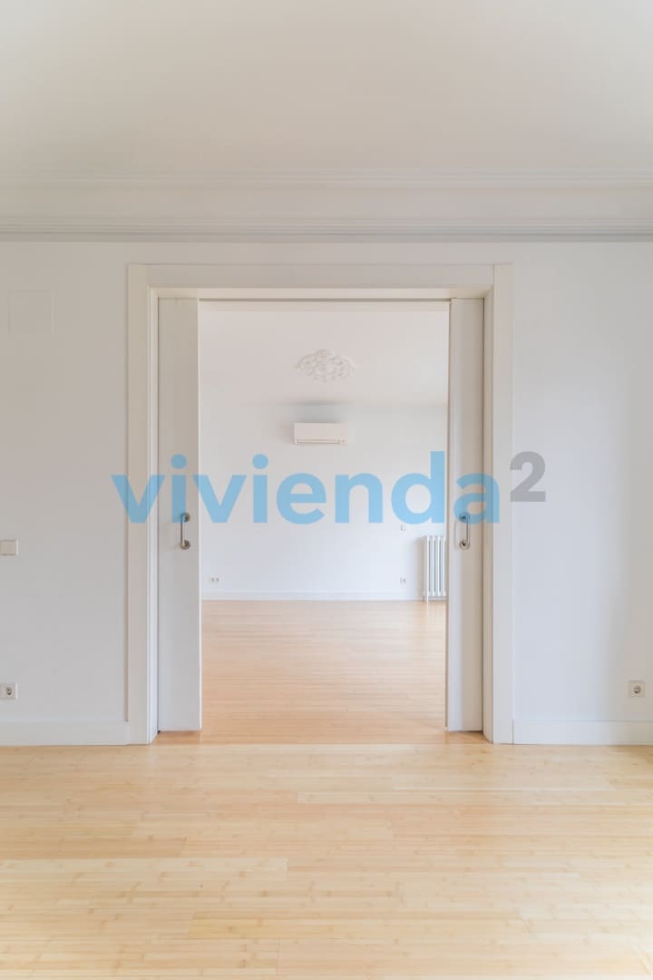 2 soverom Leilighet til leie i Madrid by - € 2 500 (Ref: 9655800)
