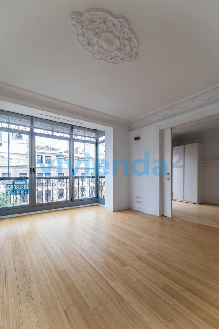 2 soverom Leilighet til leie i Madrid by - € 2 500 (Ref: 9655800)