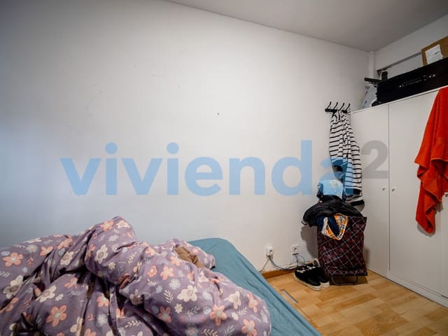 3 bedroom Flat for sale in Almendrales, Madrid city - € 246,700 (Ref: 9673977)