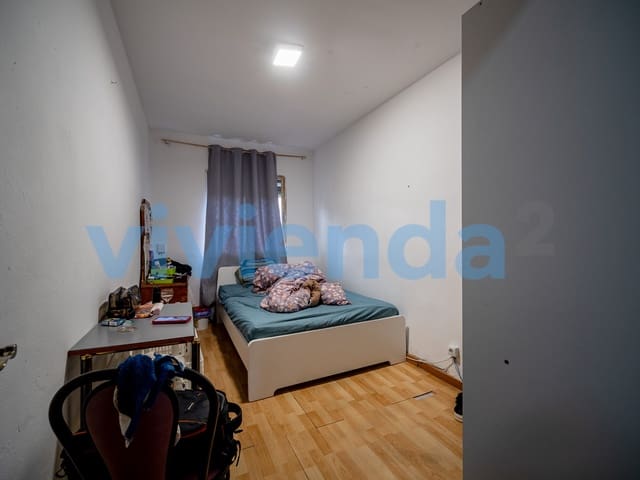 3 bedroom Flat for sale in Almendrales, Madrid city - € 246,700 (Ref: 9673977)
