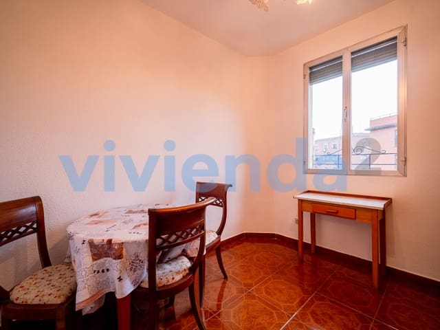 Piso de 2 habitaciones en Numancia, Madrid ciudad en venta - 184.000 € (Ref: 9677028)