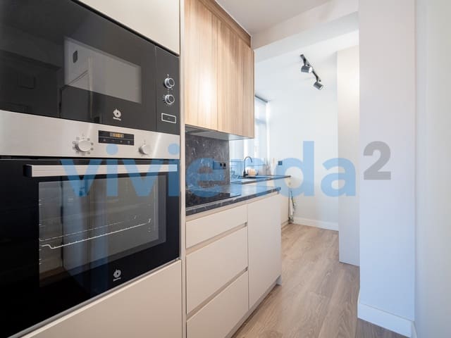 Appartement de 3 chambres à louer à Pueblo Nuevo, Madrid ville - 1 695 € (Ref: 9677031)