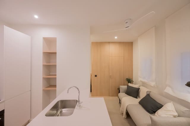 1 soveværelse Lejlighed til leje i Almagro, Madrid by - € 1.270 (Ref: 9682408)