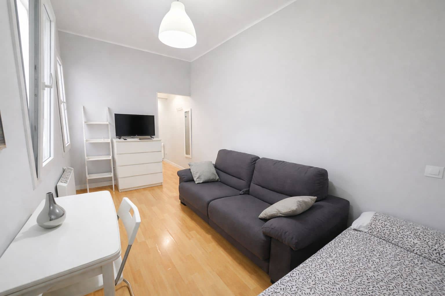 Studio for rent in Madrid city - € 995 (Ref: 9695111)