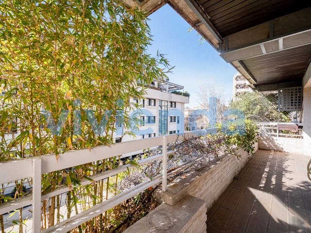 3 soverom Leilighet til leie i Hispanoamérica, Madrid by med svømmebasseng garasje - € 3 900 (Ref: 9698153)