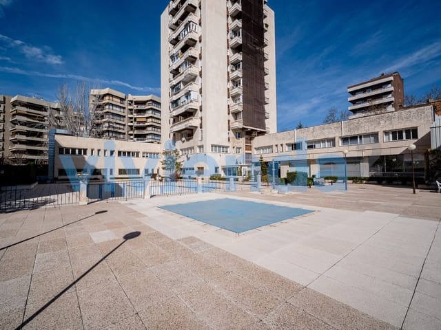 3 soverom Leilighet til leie i Hispanoamérica, Madrid by med svømmebasseng garasje - € 3 900 (Ref: 9698153)