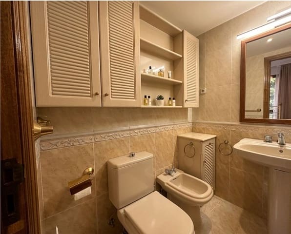 3 soverom Leilighet til leie i Castilla, Madrid by med svømmebasseng garasje - € 2 000 (Ref: 9698154)