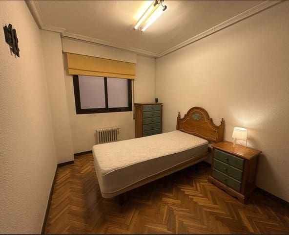 3 soverom Leilighet til leie i Castilla, Madrid by med svømmebasseng garasje - € 2 000 (Ref: 9698154)