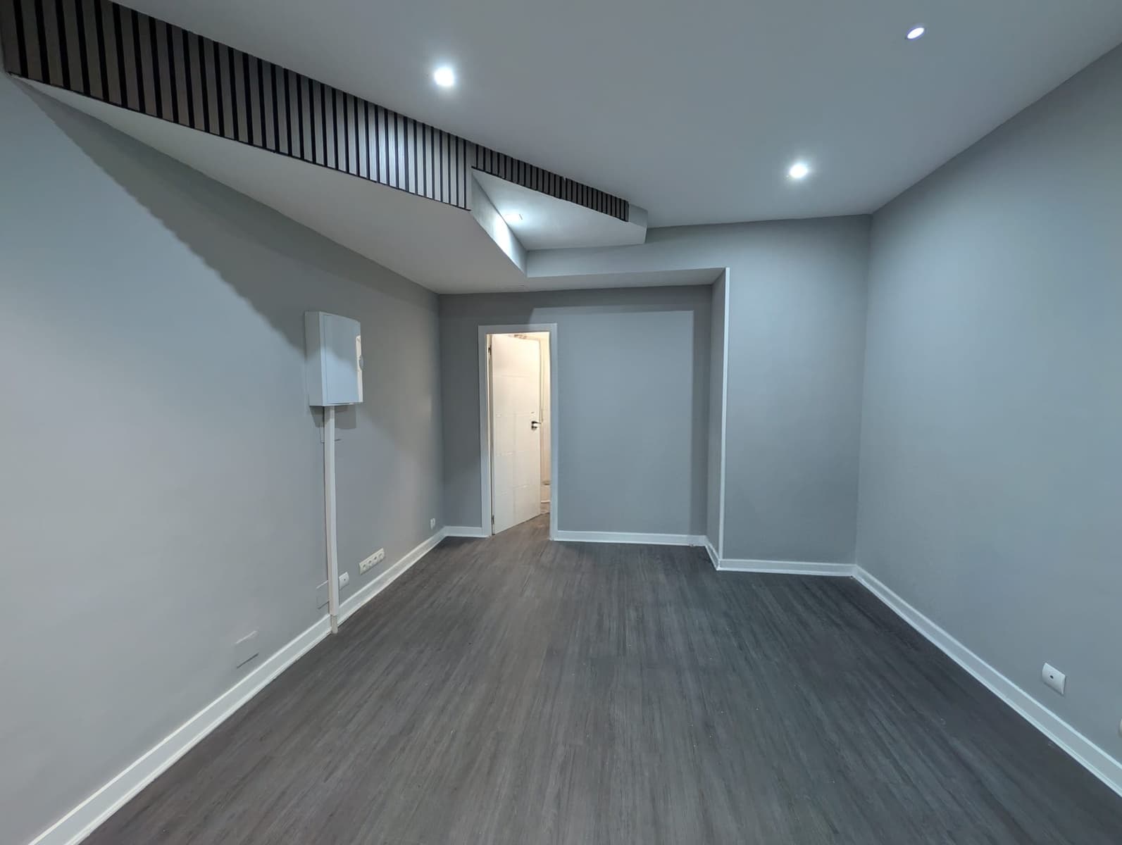 Business for rent in Madrid city - € 750 (Ref: 9698156)