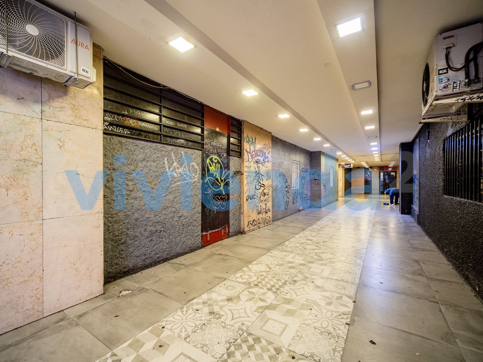 Business for rent in Madrid city - € 750 (Ref: 9698156)