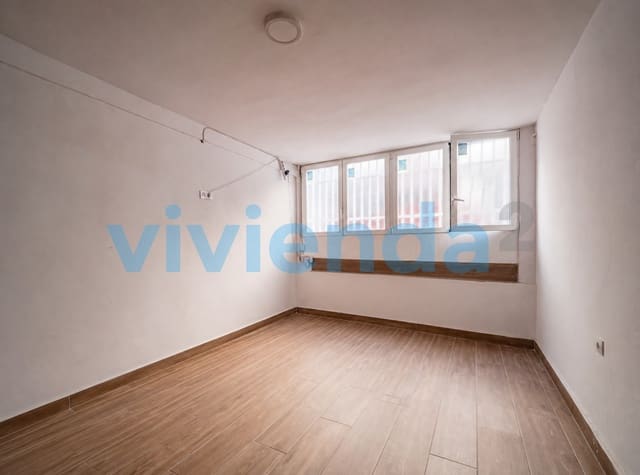 Business for sale in Pueblo Nuevo, Madrid city - € 174,000 (Ref: 9714656)