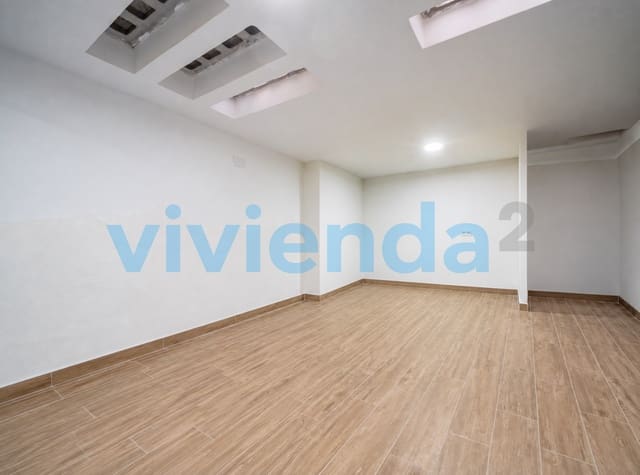 Business for sale in Pueblo Nuevo, Madrid city - € 174,000 (Ref: 9714656)