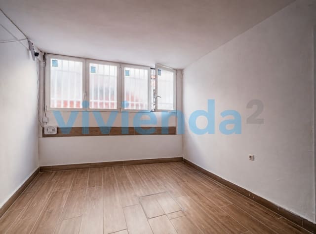 Business for sale in Pueblo Nuevo, Madrid city - € 174,000 (Ref: 9714656)
