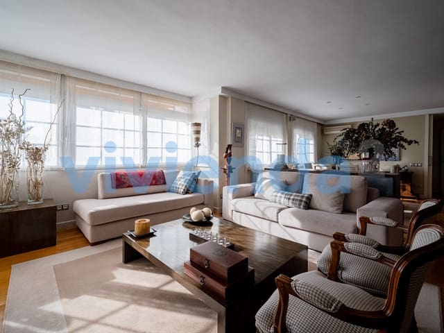 3 soveværelse Lejlighed til salg i Nueva España, Madrid by med swimmingpool - € 1.950.000 (Ref: 9714657)