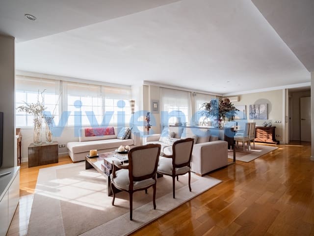 3 soveværelse Lejlighed til salg i Nueva España, Madrid by med swimmingpool - € 1.950.000 (Ref: 9714657)