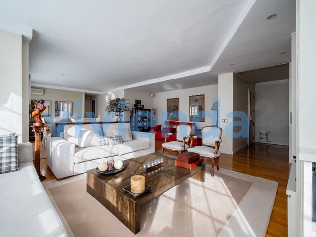 3 soveværelse Lejlighed til salg i Nueva España, Madrid by med swimmingpool - € 1.950.000 (Ref: 9714657)