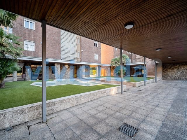 3 soveværelse Lejlighed til salg i Nueva España, Madrid by med swimmingpool - € 1.950.000 (Ref: 9714657)