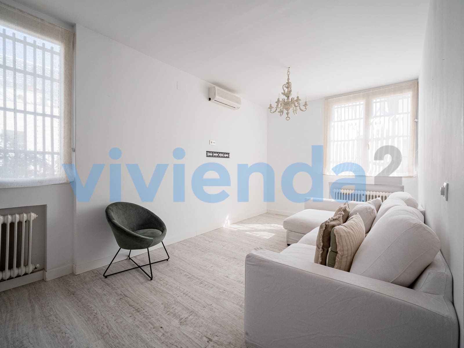 2 soverom Leilighet til leie i Madrid by med svømmebasseng - € 1 950 (Ref: 9714659)