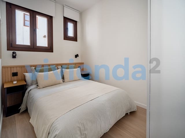 2 bedroom Flat for rent in Embajadores, Madrid city - € 1,445 (Ref: 9714661)