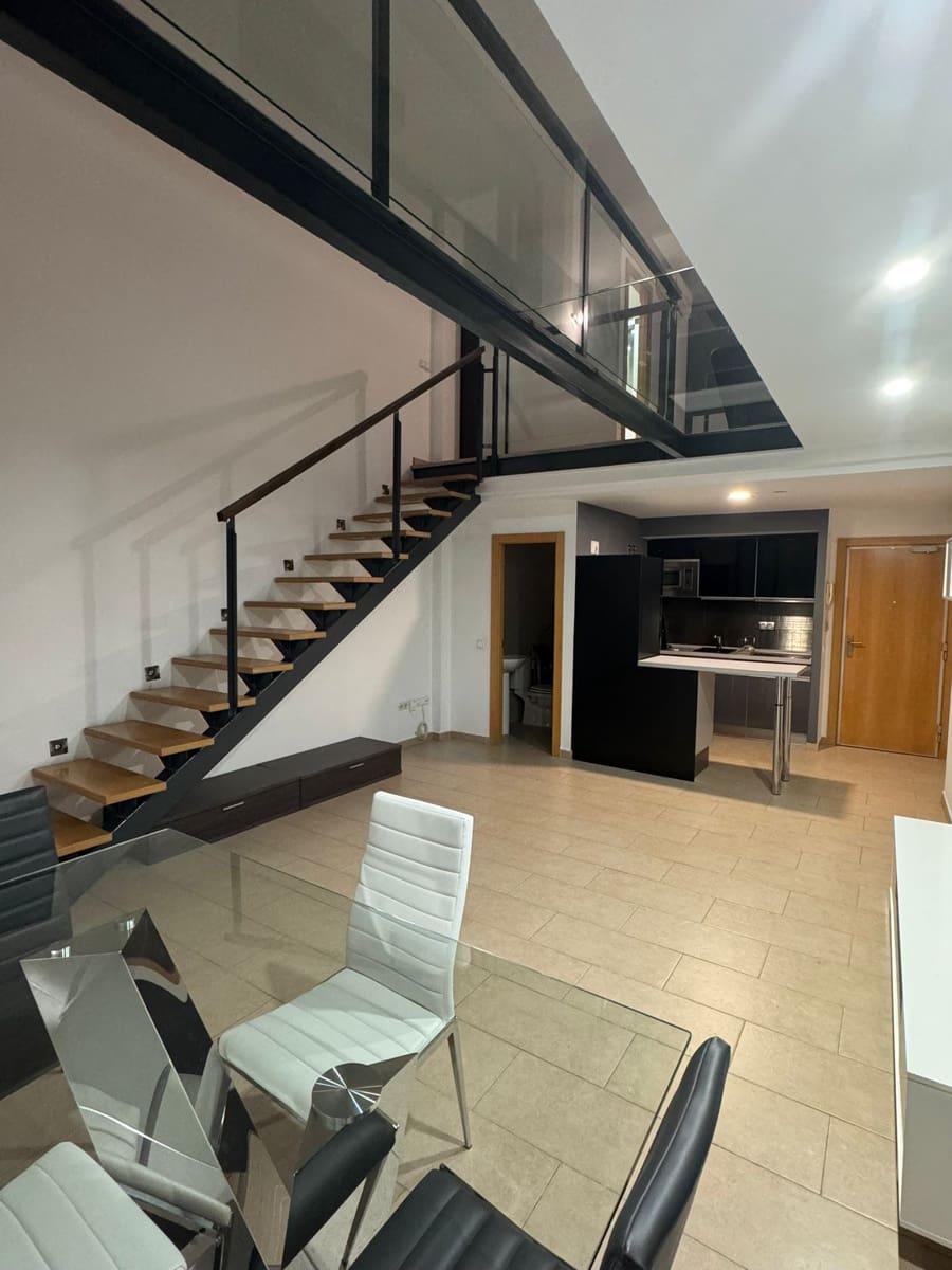 1 sypialnia Loft do wynajęcia w Miasto Madryt z garażem - 1 250 € (Ref: 9721457)